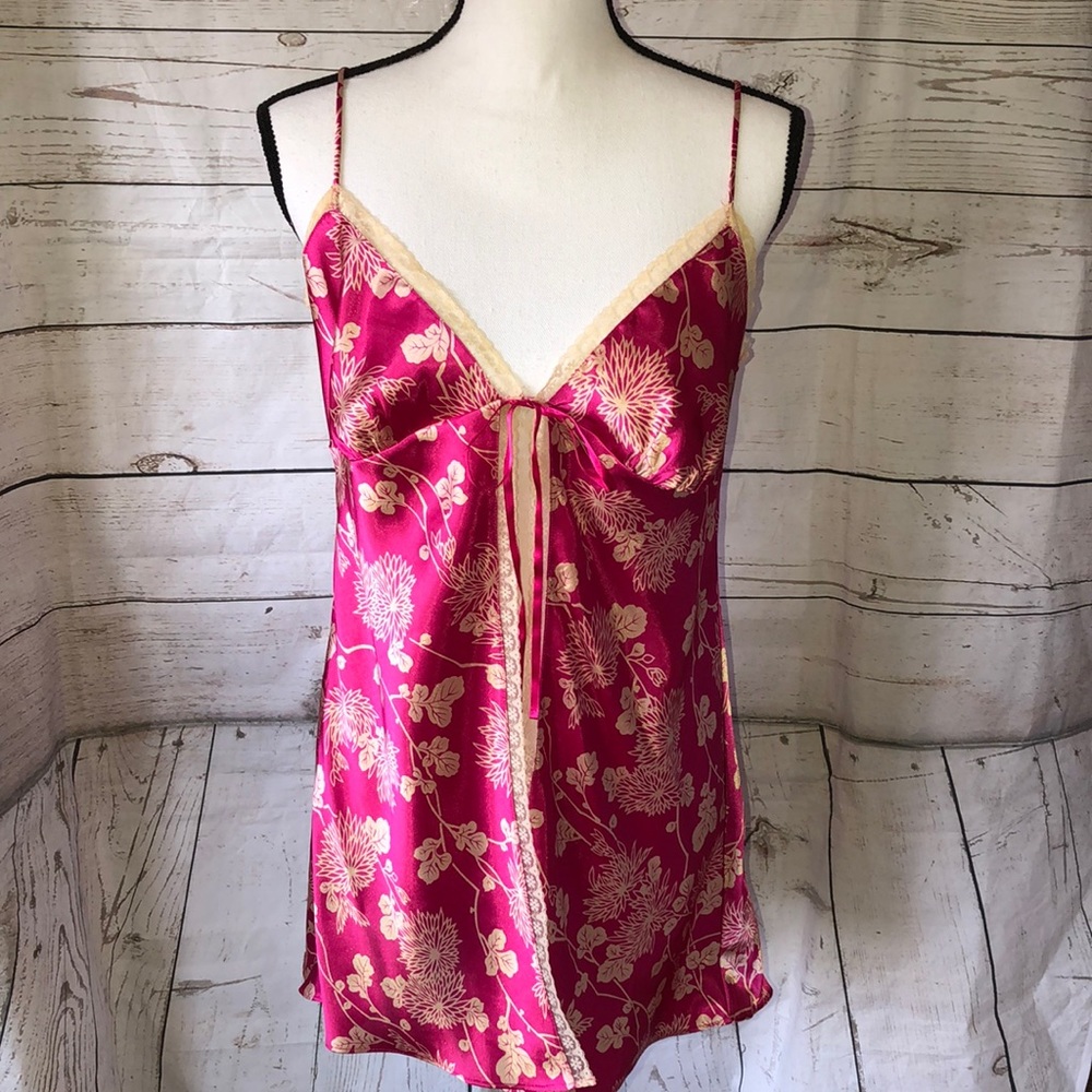 Victoria’s Secret fuchsia & cream floral silky nightie